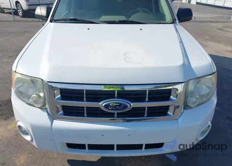 2011 Ford Escape Xlt z USA, uszkodzony, nr VIN 1FMCU9D76BKB26492